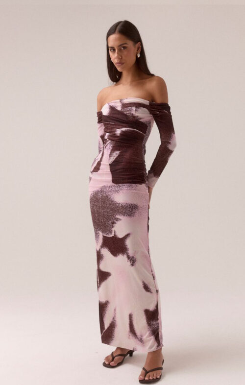 SOVERE AFTERLIGHT OFF SHOULDER DRESS RAISIN